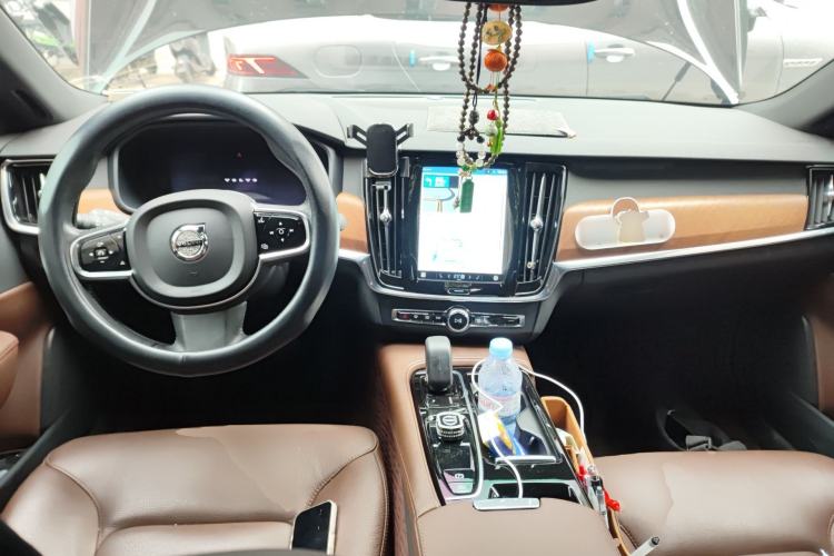 Used Volvo S90 New Energy 2022 T8 eDrive Hybrid Luxury Edition Center Console