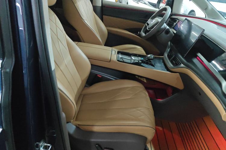 Used Denza D9 2022 DM-i 970 Four-Wheel Drive Flagship Model Right Front Seat