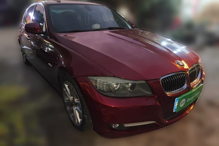 Used BMW 3 Series 2010 320i Luxury Model Front Right 45 Deg