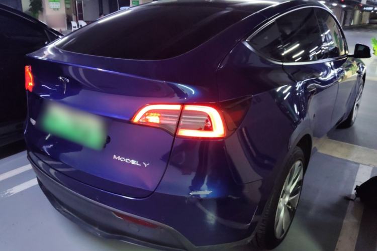 Used Tesla Model Y 2021 Long-Range All-Wheel-Drive Version
