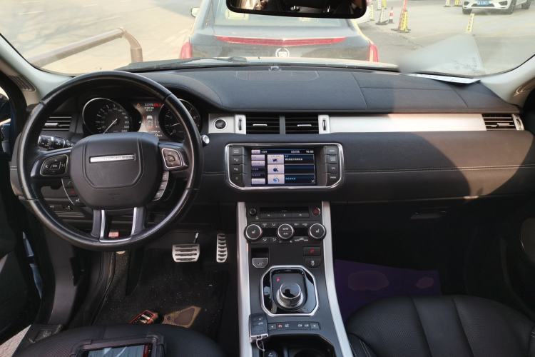 Used Land Rover Range Evoque 2013 2.0T 5-Door Ignite Edition Center Console