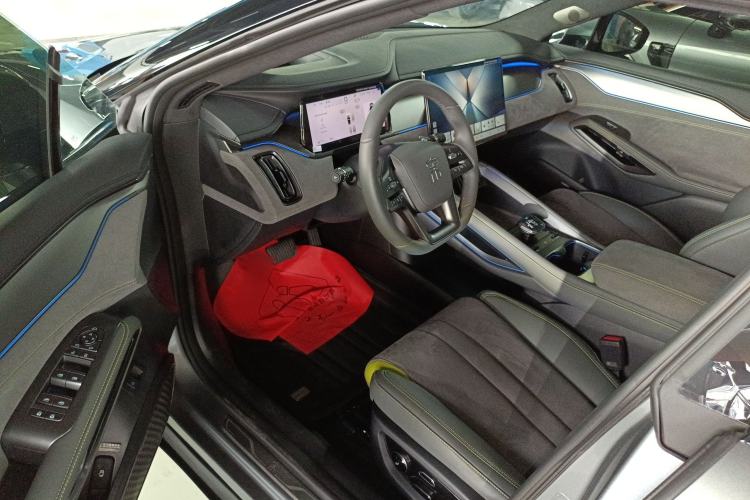 Used BYD Song L EV 2025 Intelligent Driving Version 602 km Range LiDAR-equipped All-Wheel-Drive Type Driver Seat