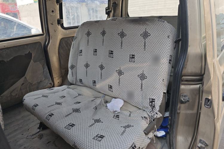 Used Wuling Rongguang V 2016 1.5L Practical Version Left Rear Seat