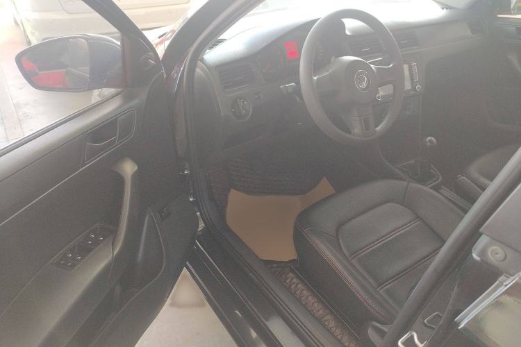 Used Volkswagen Santana 2015 1.6L Manual Fashion Edition Interior 2