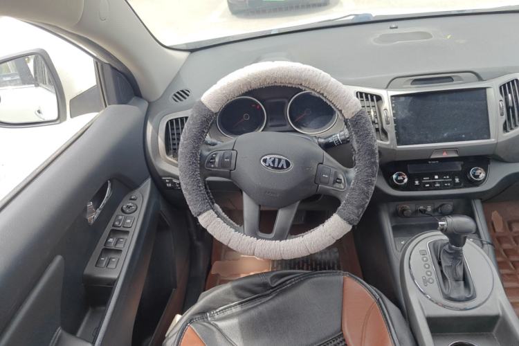 Used Kia Sportage R 2015 2.0L Automatic Two-Wheel Drive DLX Model Steering Wheel