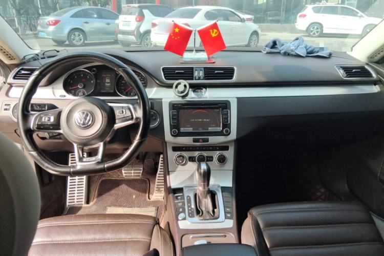 Used Volkswagen FAW-Volkswagen CC 2016 1.8TSI Luxury Model Center Console