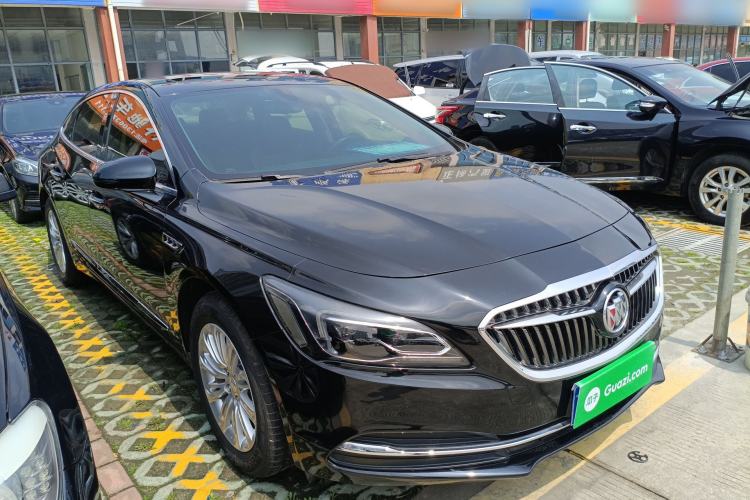 Used Buick LaCrosse 2018 20T Elite Edition Front Right 45 Deg