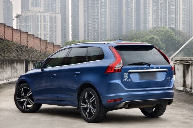 Used Volvo XC60 2017 T5 AWD Personalized Sport Upgrade Edition