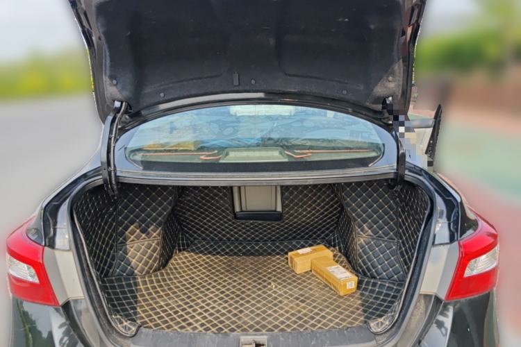 Used Nissan Sylphy 2016 1.6 XL CVT Deluxe Edition Trunk