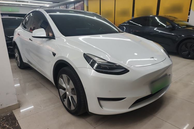 Used Tesla Model Y 2022 Long-Range All-Wheel-Drive Version

