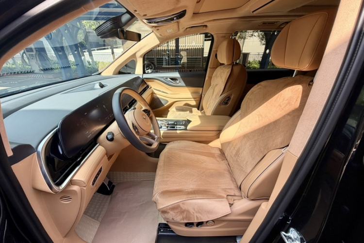 Used VOYAH Dream 2024 PHEV Ultra-Long Range Flagship Edition Interior 2