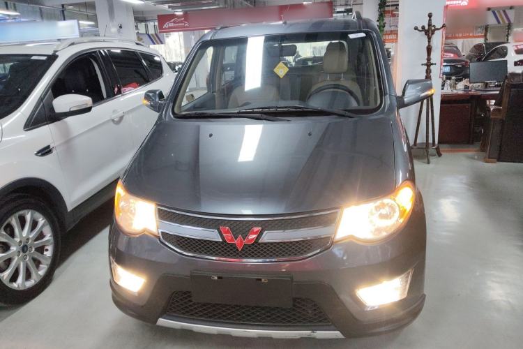 Used Wuling Hongguang 2014 1.5L S Luxury Model
