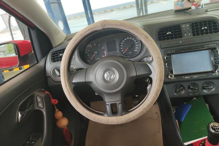 Used Volkswagen Polo 2013 1.4L Manual Fashion Edition Steering Wheel