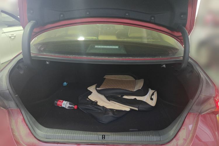 Used Toyota Avalon 2019 Dual-Engine 2.5L Luxury Edition China VI Standard Trunk