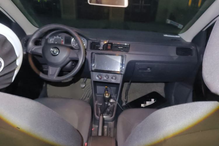 Used Skoda Rapid Spaceback 2016 1.6L Manual Front-Wheel-Drive Version