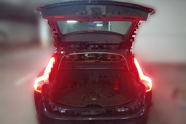 Used Volvo V60 2013 T5 Zhiya Edition
