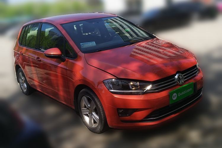 Used Volkswagen Golf Sportsvan 2016 1.6L Automatic Comfort Model Front Right 45 Deg