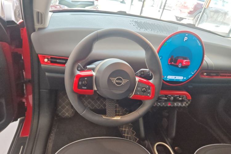 Used MINI Electric MINI COOPER 2025 456km COOPER E Classic Style
