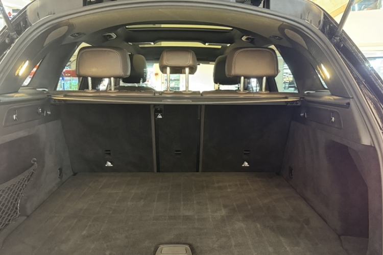 Used Mercedes-Benz GLC 2020 GLC 300 L 4MATIC Dynamic Edition Interior 2