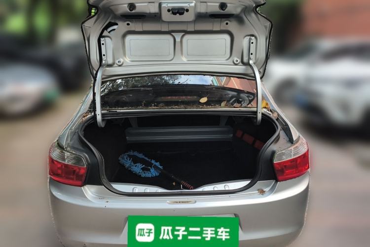 Used Citroen Elysee 2015 Zhishang Edition 1.6L Manual Fashion Model Trunk