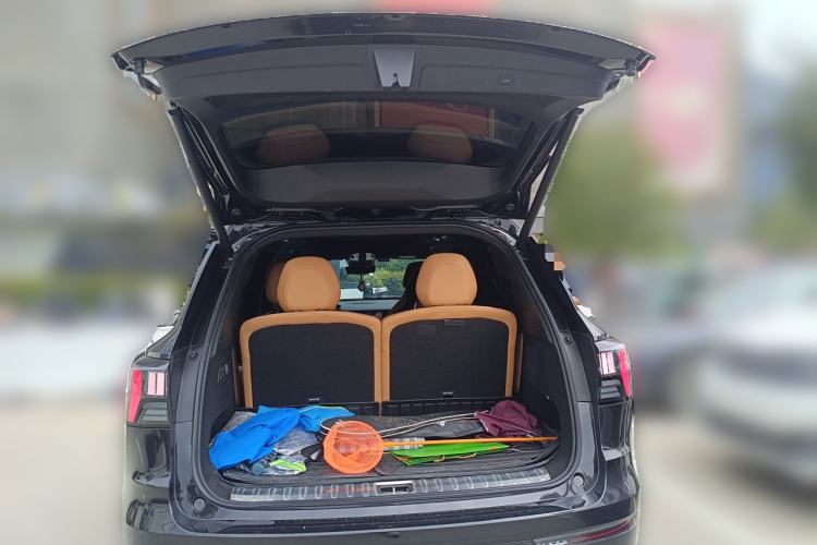 Used Lynk & Co 09 2021 2.0T Halo Six-Seater
