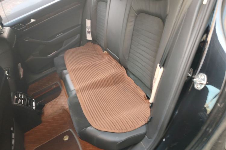 Used Volkswagen Magotan 2017 330TSI DSG Luxury Model Left Rear Seat