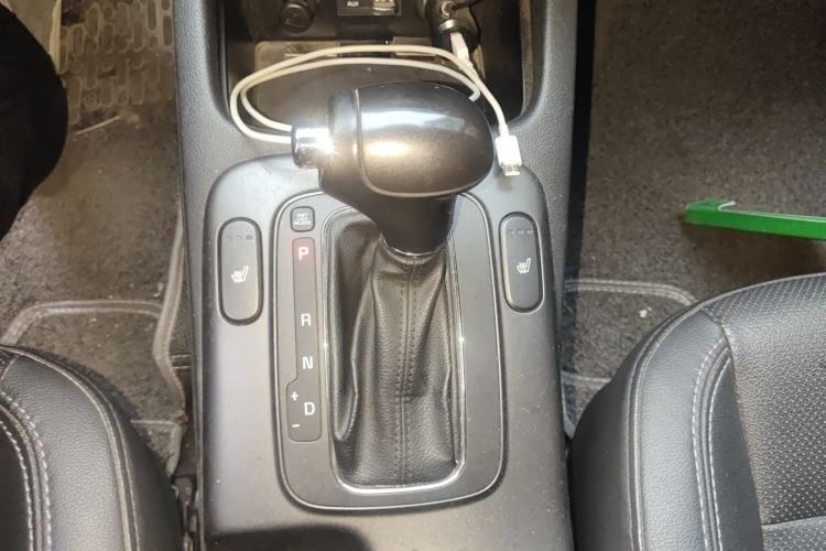 Used Kia K3S 2014 1.6L Automatic DLX Gear Lever