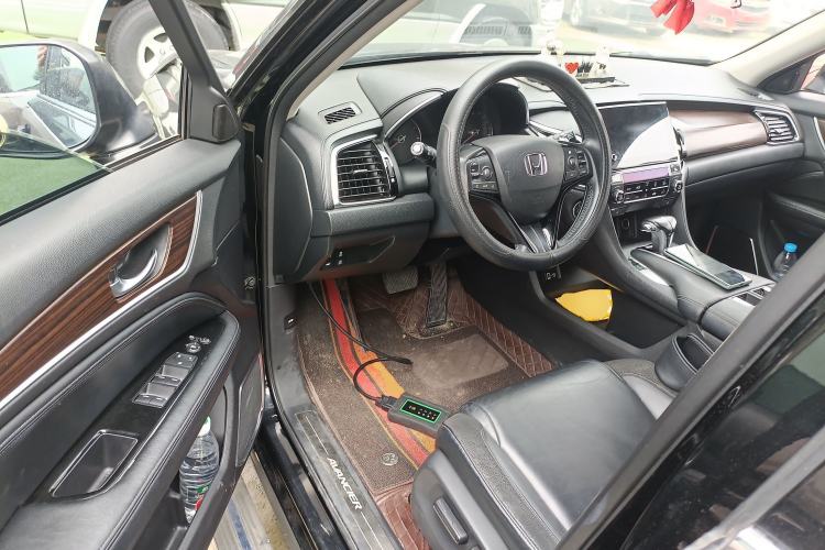 Used Honda Avancier 2017 240TURBO Two-Wheel Drive Premium Edition Driver Seat