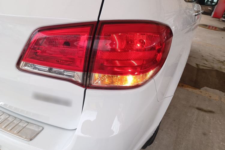 Used Haval H6 2016 Upgraded Model 1.5T Manual Two-Wheel Drive Value Edition
