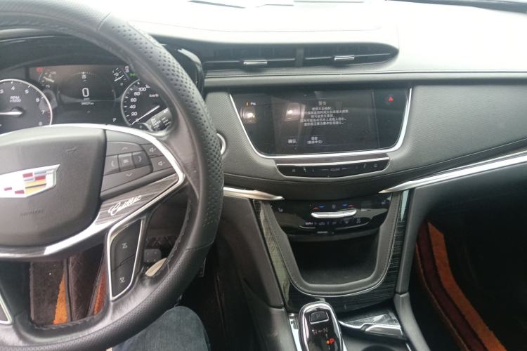 Used Cadillac XT5 2018 25T Luxury Model