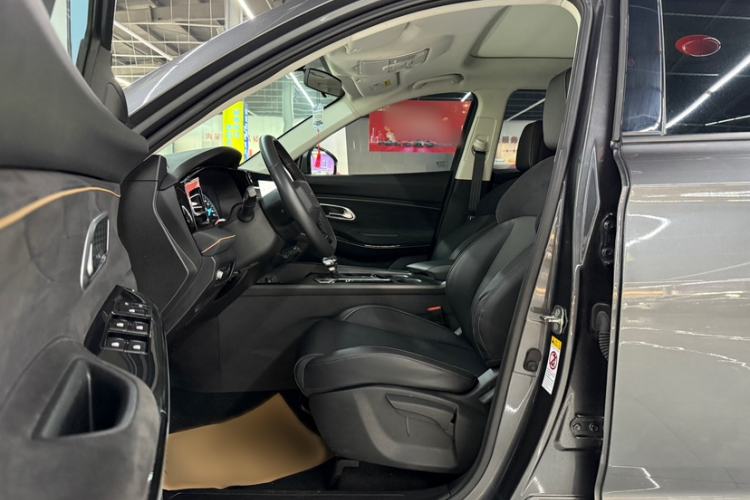 Used CHANGAN OSHAN X7 PLUS 2023 Enjoy Edition 1.5T Automatic Smart Edition 7-Seater Interior 5