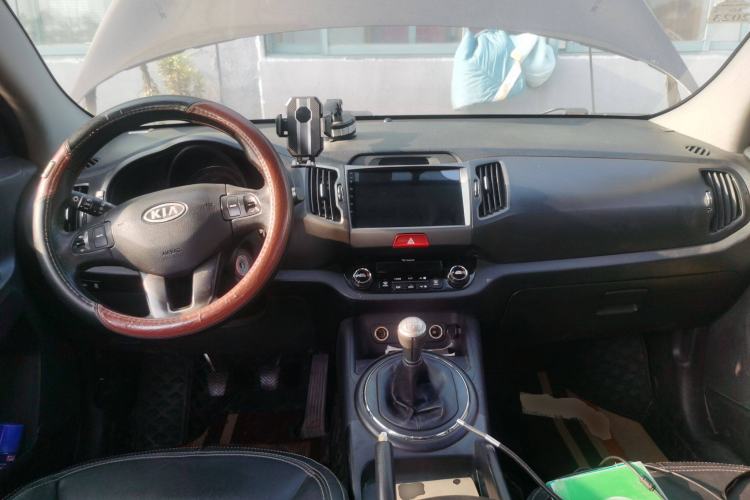 Used Kia Sportage R 2011 2.0L Manual Two-Wheel-Drive GLS