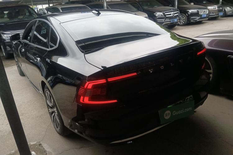 Used Volvo S90 New Energy 2022 T8 eDrive Hybrid Luxury Edition Exterior 2