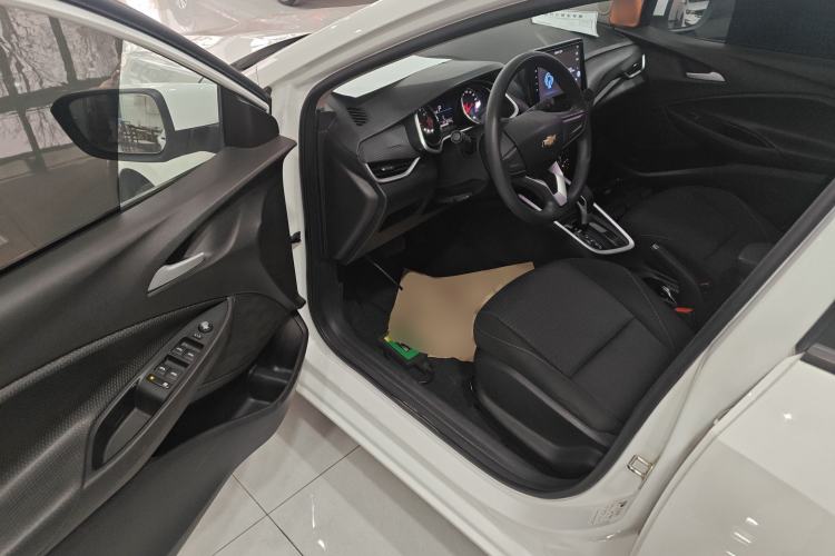 Used Chevrolet Cavalier 2021 325T Automatic Enjoyment Edition Driver Seat