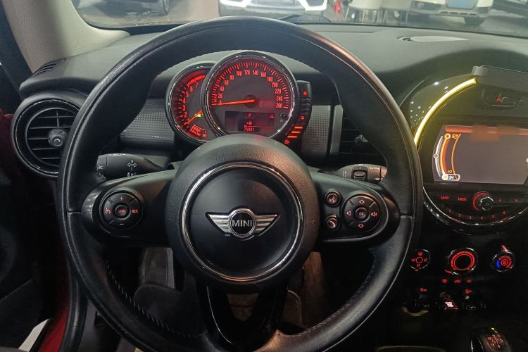 Used MINI MINI 2014 1.5T COOPER Fun
