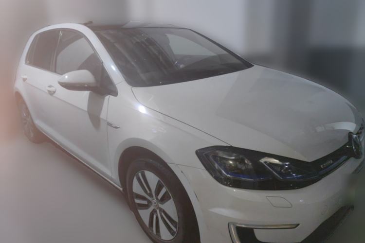 Used Volkswagen Golf Pure Electric 2020 Chari Front Right 45 Deg