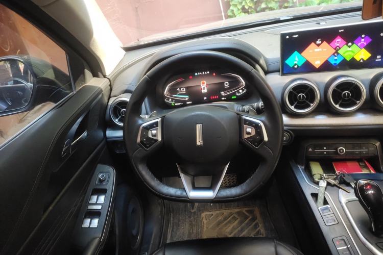 Used Wey VV5 2021 1.5T Two-Wheel Drive Smart Pioneer
