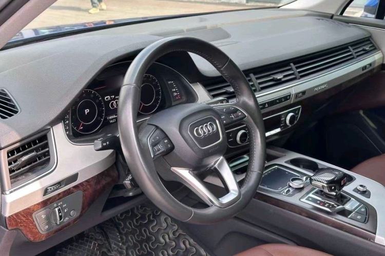 Used Audi Q7 2016 45 TFSI Technology Edition Interior 5
