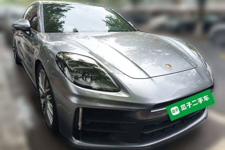 Used Porsche Panamera 2024 Panamera 2.9T Front Right 45 Deg