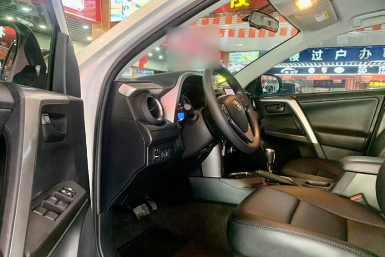 Used Toyota RAV4 2016 2.0L CVT Two-Wheel Drive Urban Edition China V Standard
