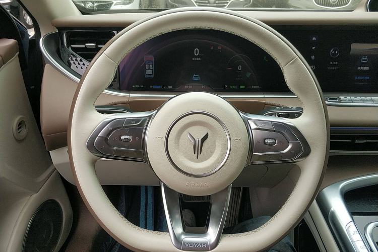 Used VOYAH FREE 2021 Four-Wheel Drive Standard Range-Extended Exclusive Luxury Package
