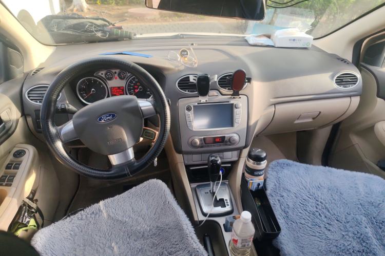 Used Ford Focus 2013 Hatchback Classic 1.8L Automatic Fashion Edition Center Console