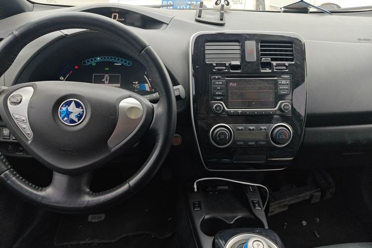 Used Venucia Leaf 2014 Navigation Version 6.6 KW