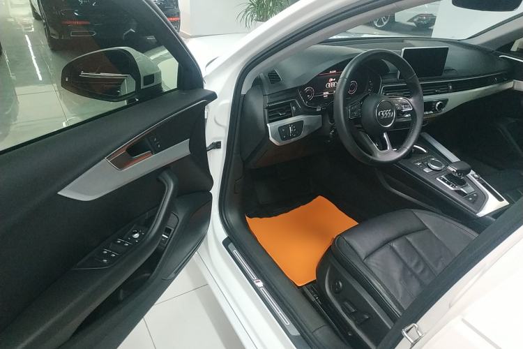 Used Audi A4L 2019 40 TFSI Fashion Version China V