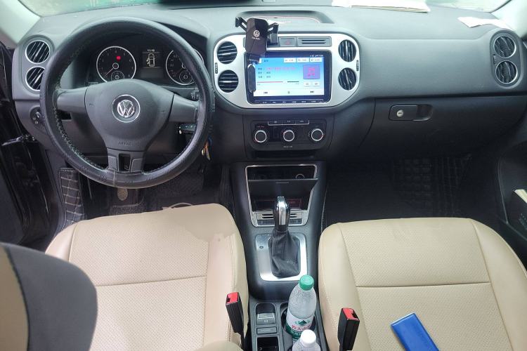 Used Volkswagen Tiguan 2016 300TSI Automatic Two-Wheel Drive Trend Edition Center Console