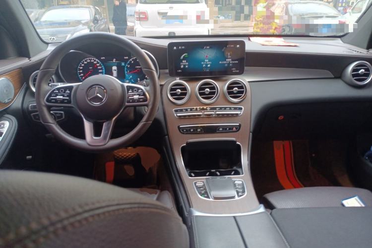 Used Mercedes-Benz GLC 2021 GLC 300 L 4MATIC Dynamic Model Center Console