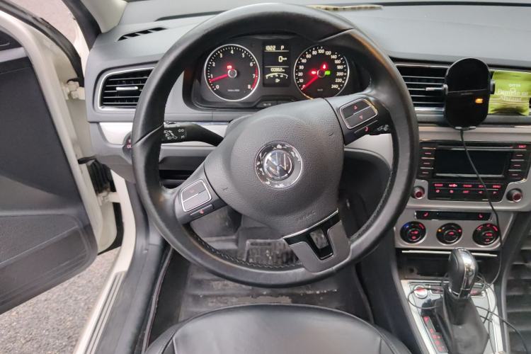 Used Volkswagen Gran Lavida 2013 1.4 TSI Automatic Luxury Model
