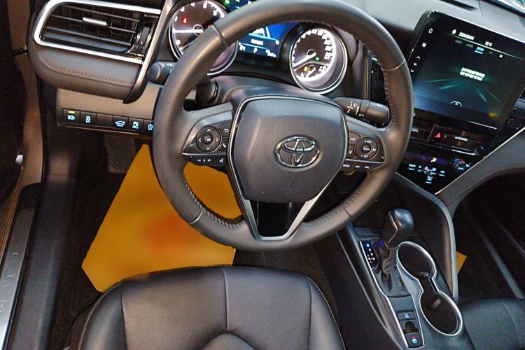 Used Toyota Camry 2021 2.0G Luxury Edition
