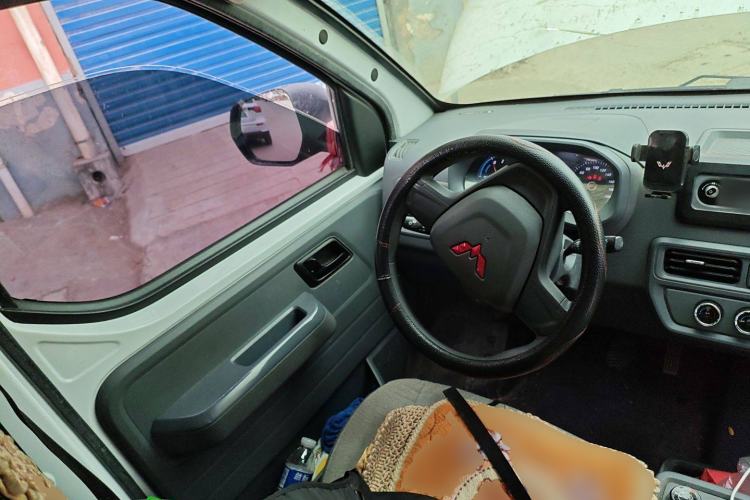 Used Wuling Yangguang 2024 300km Range Practical Window-Sealed Version 60kW
