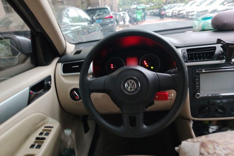 Used Volkswagen Bora 2012 1.6L Automatic Fashion Edition Steering Wheel